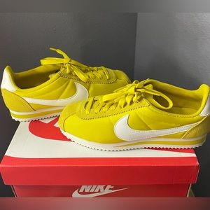 Womens NIKE Classic Cortez